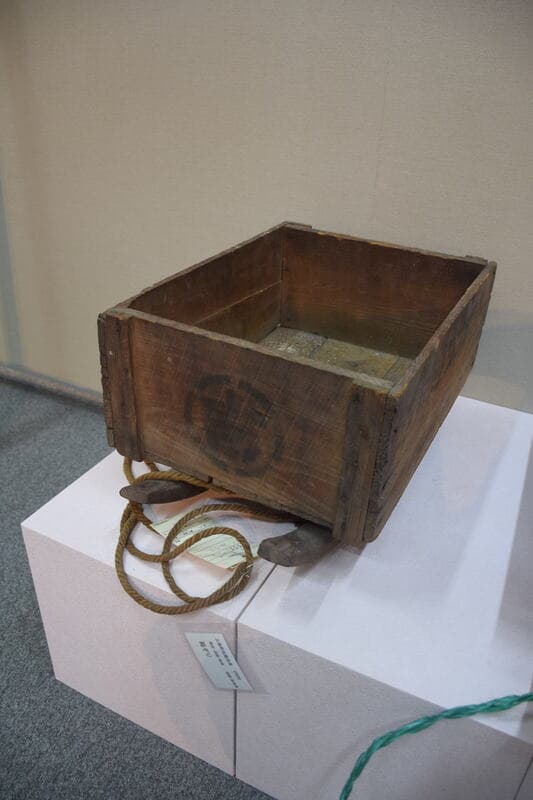 地方名:子ども用雪橇（箱型）